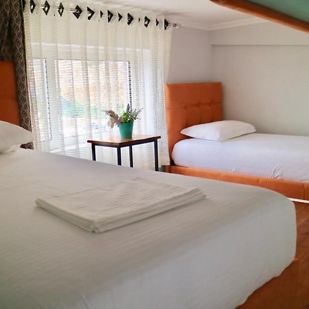 Crown Deluxe Apartments Sarandë 外观 照片