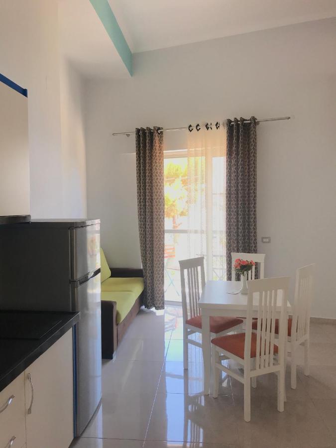 Crown Deluxe Apartments Sarandë 外观 照片