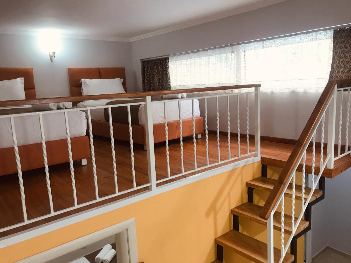Crown Deluxe Apartments Sarandë 外观 照片