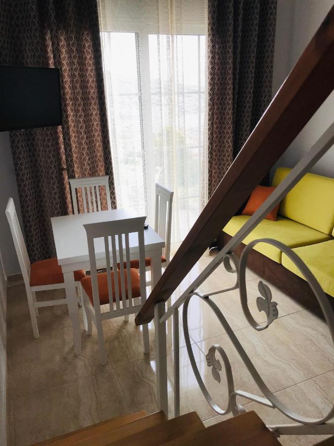 Crown Deluxe Apartments Sarandë 外观 照片