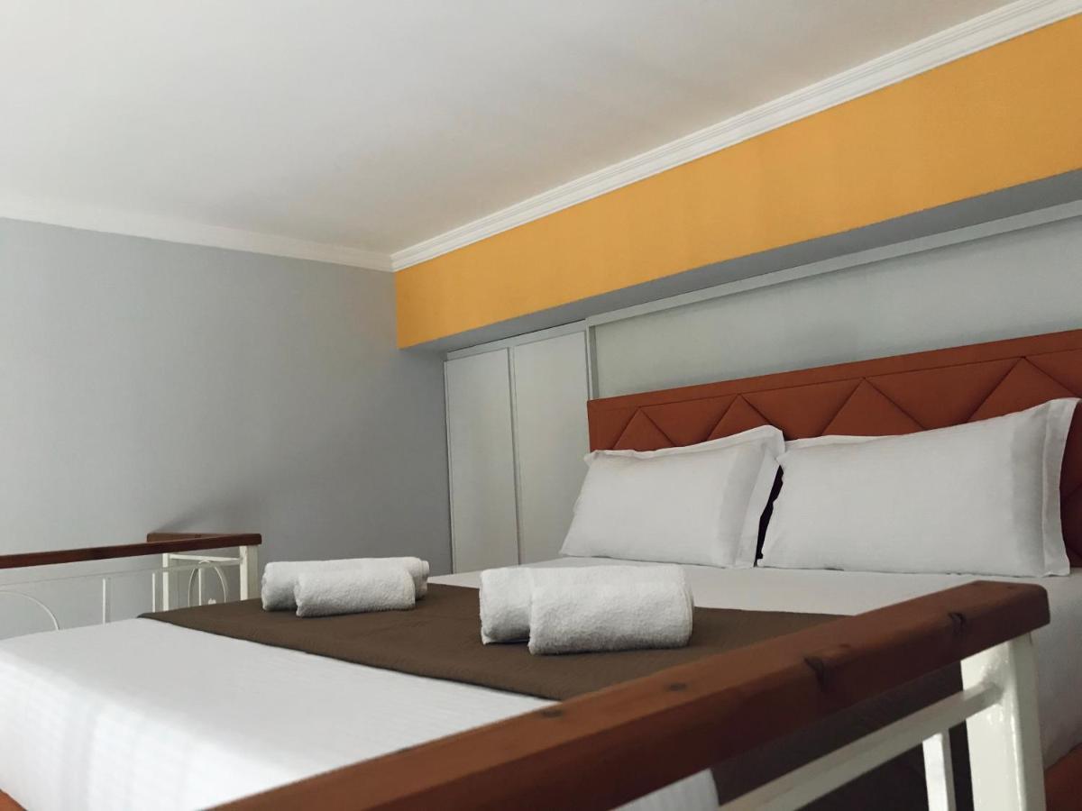 Crown Deluxe Apartments Sarandë 外观 照片