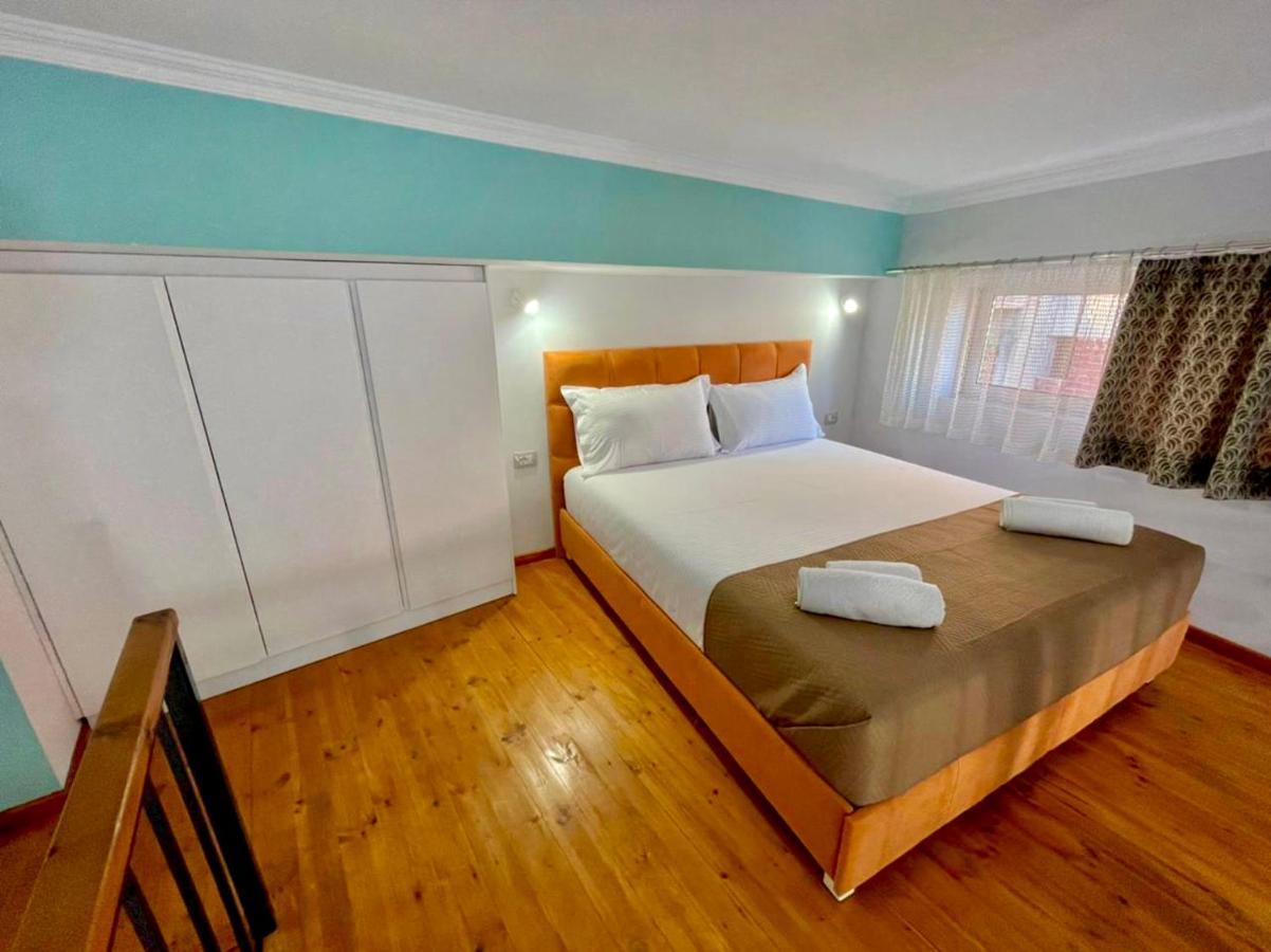 Crown Deluxe Apartments Sarandë 外观 照片