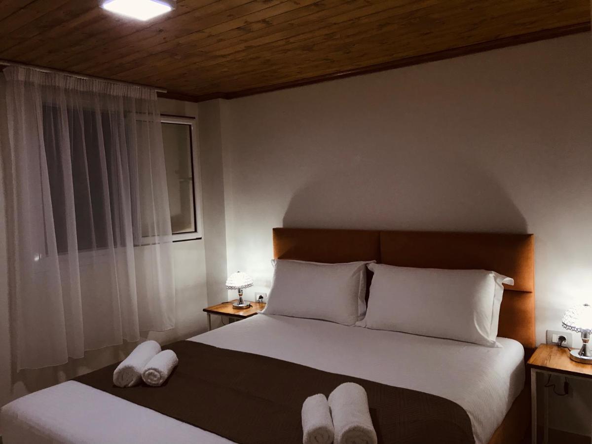 Crown Deluxe Apartments Sarandë 外观 照片