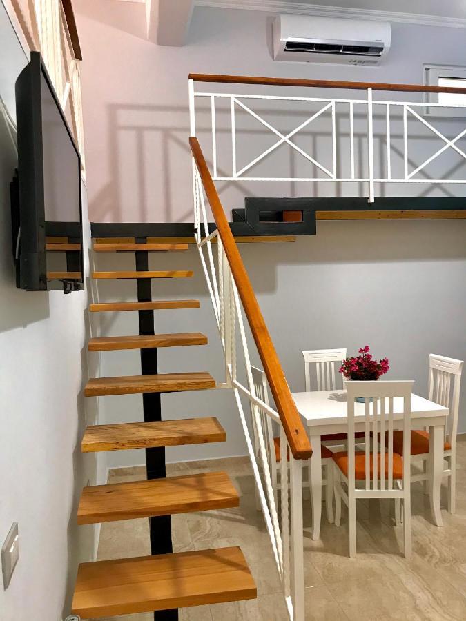 Crown Deluxe Apartments Sarandë 外观 照片
