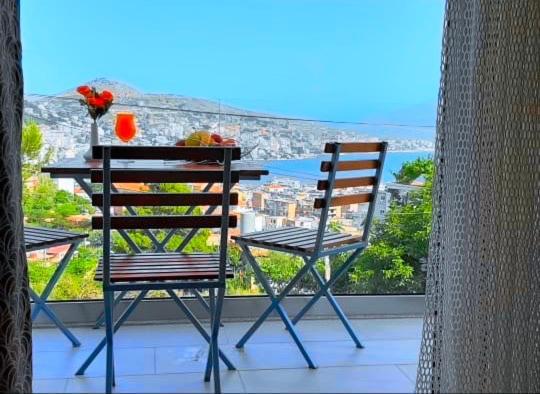 Crown Deluxe Apartments Sarandë 外观 照片