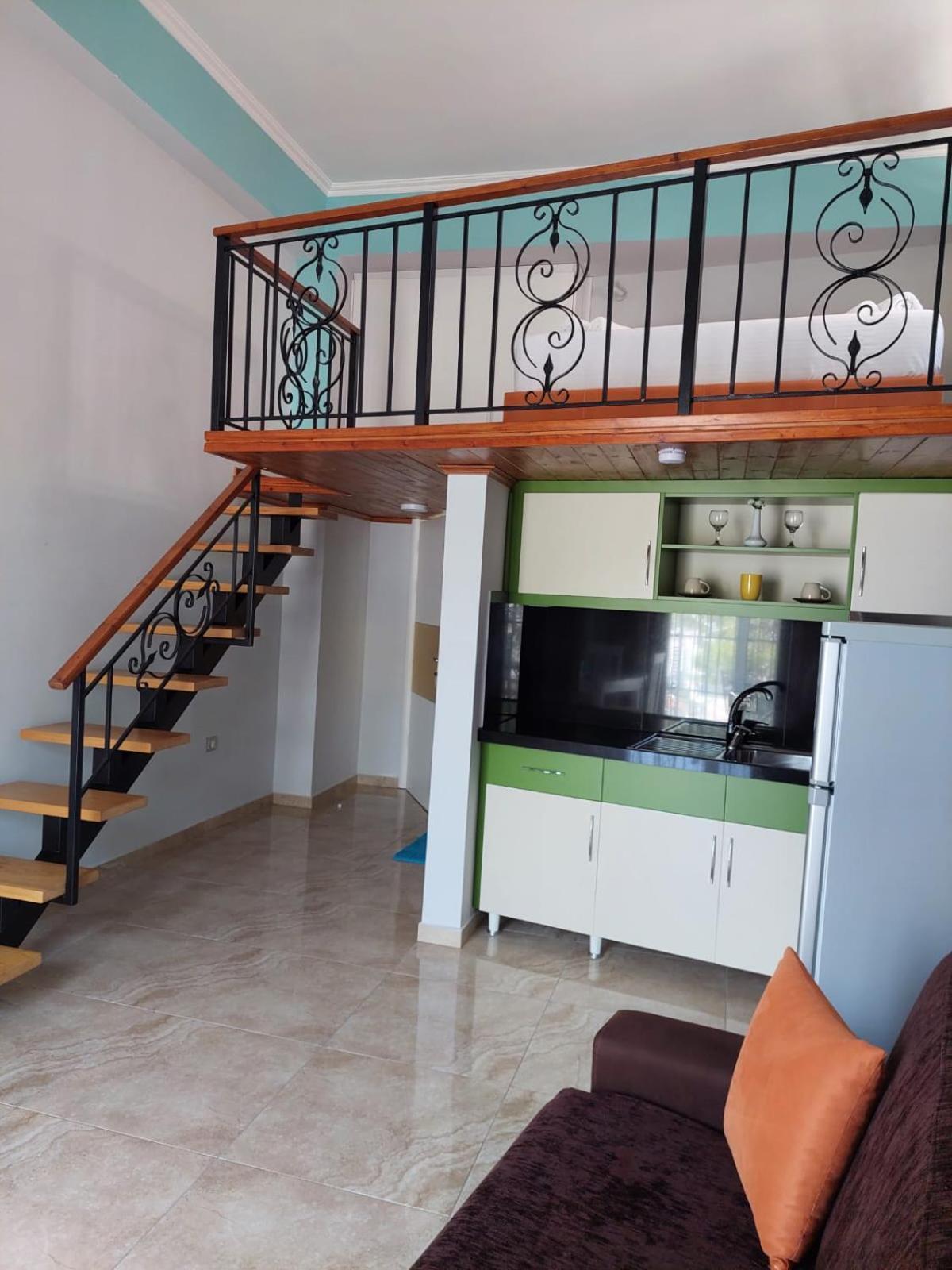 Crown Deluxe Apartments Sarandë 外观 照片
