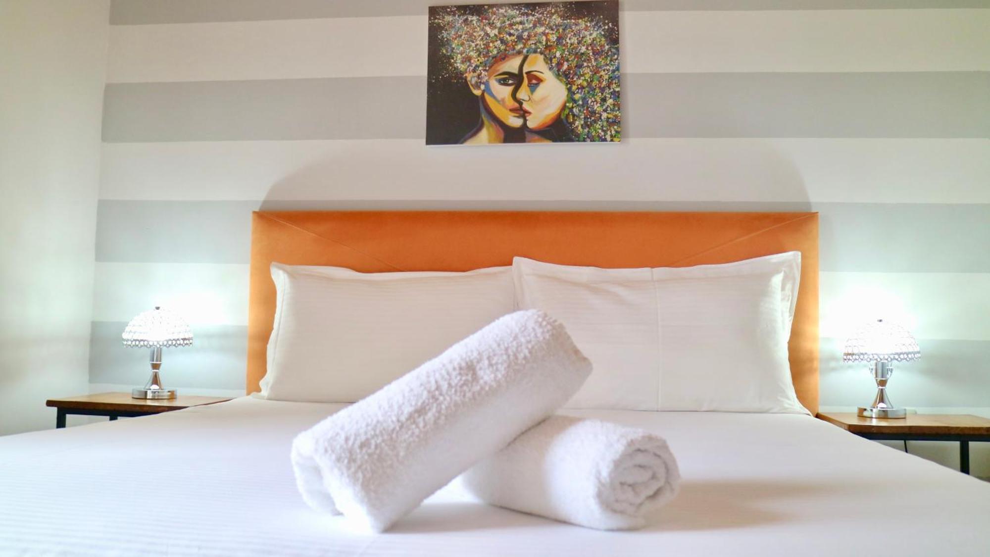 Crown Deluxe Apartments Sarandë 外观 照片