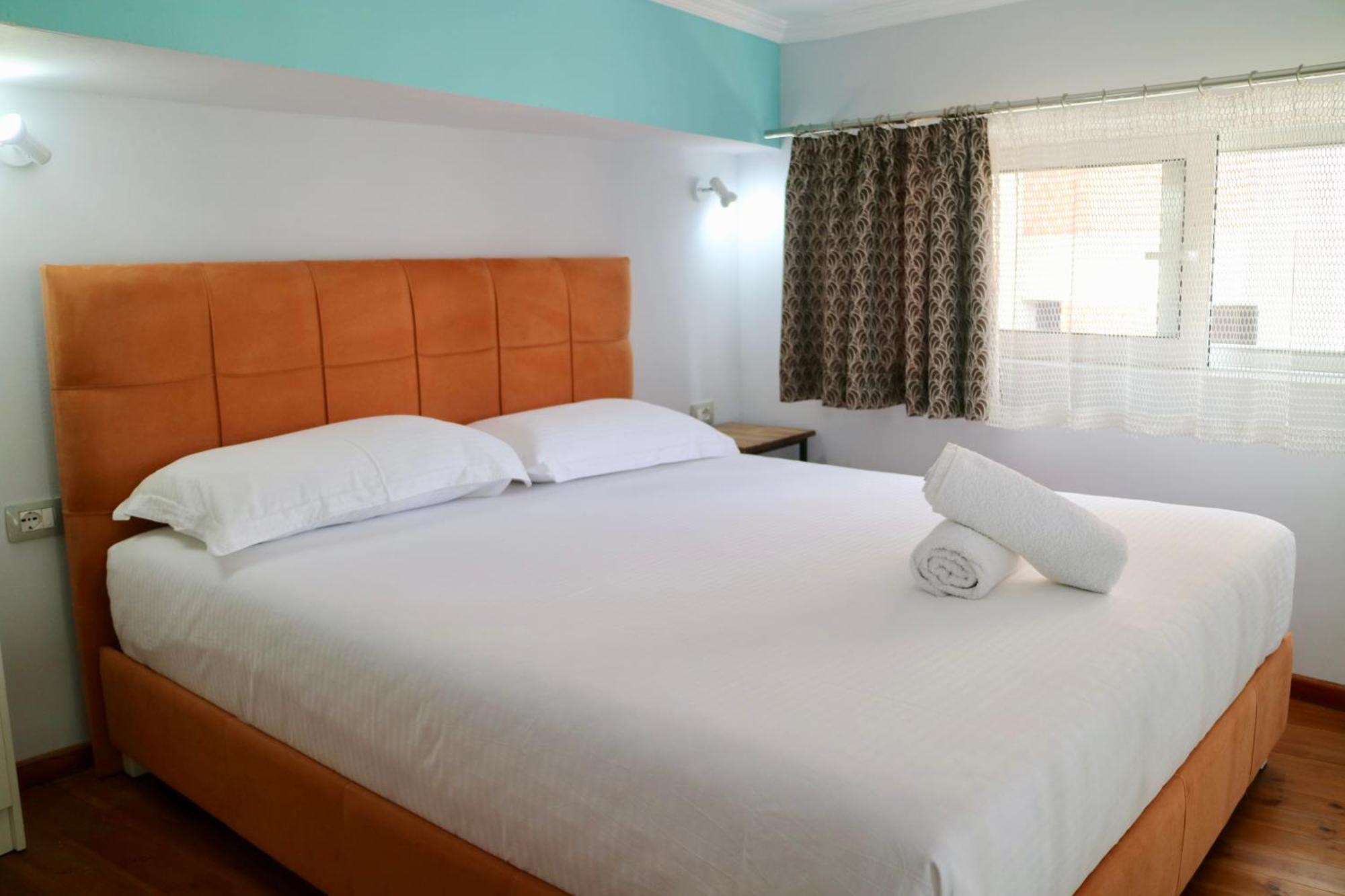 Crown Deluxe Apartments Sarandë 外观 照片