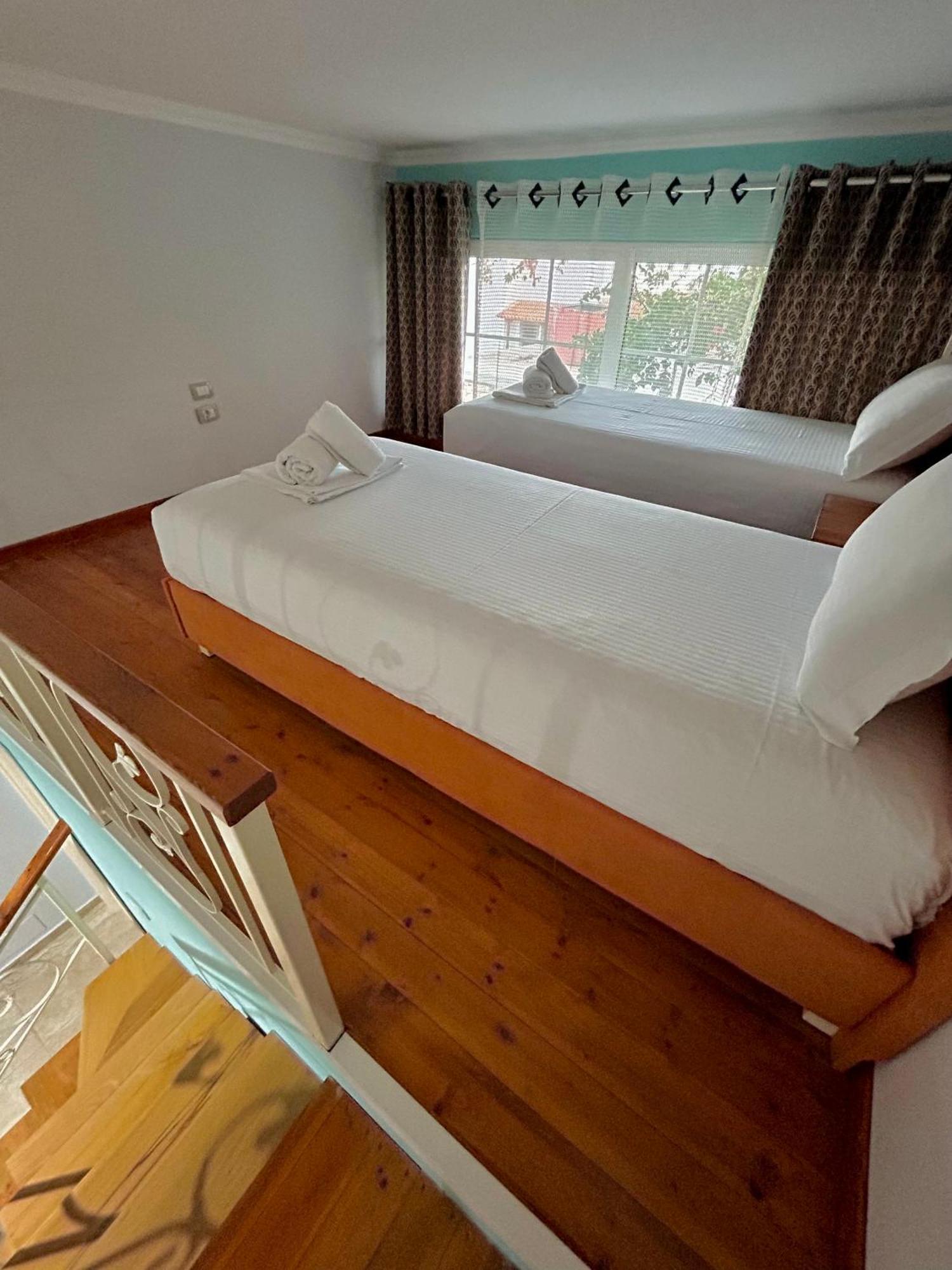 Crown Deluxe Apartments Sarandë 外观 照片