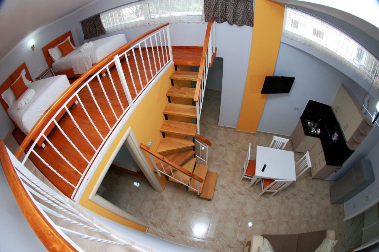 Crown Deluxe Apartments Sarandë 外观 照片