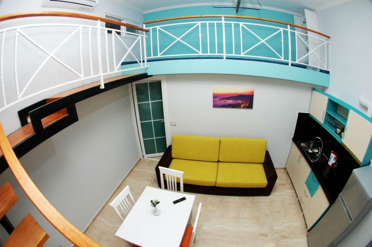 Crown Deluxe Apartments Sarandë 外观 照片