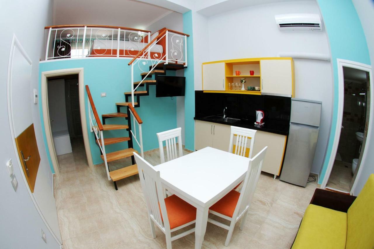 Crown Deluxe Apartments Sarandë 外观 照片