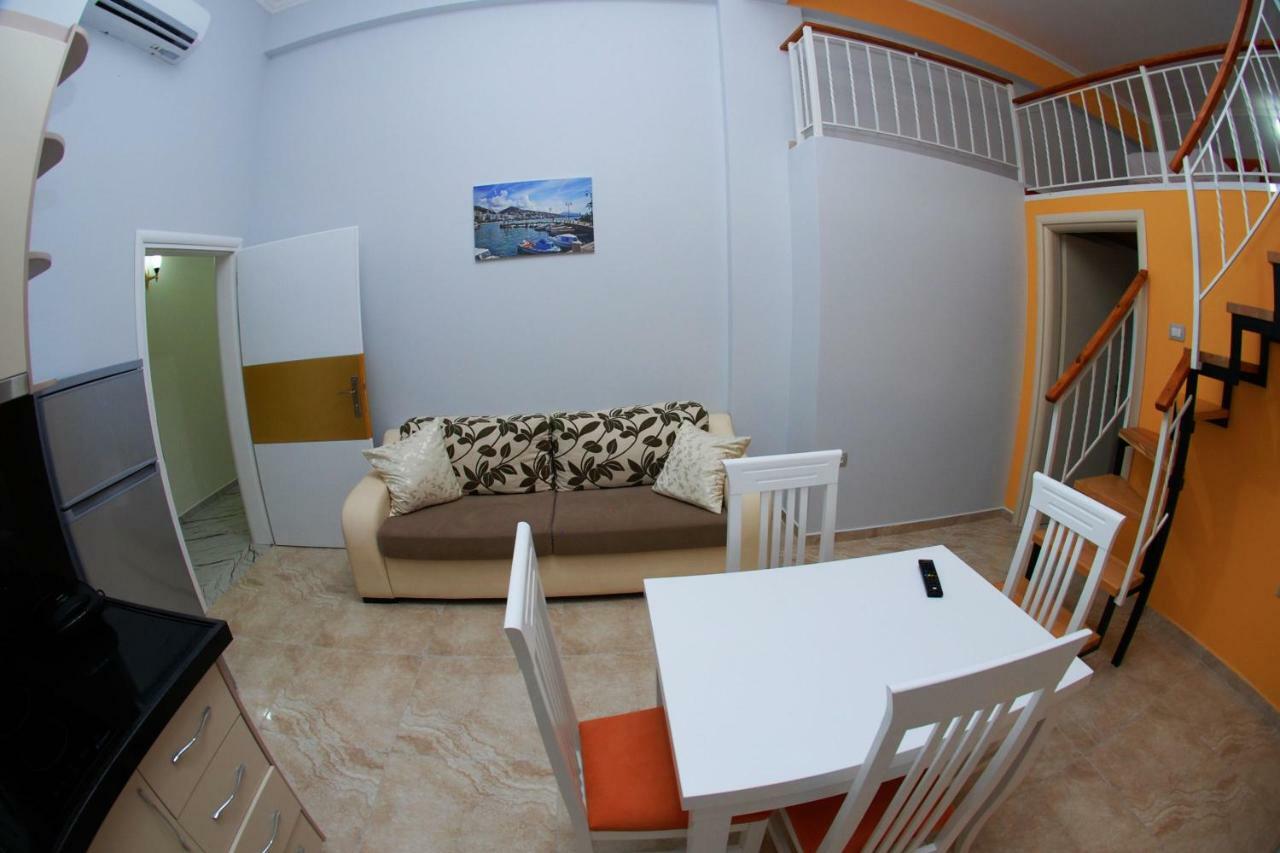Crown Deluxe Apartments Sarandë 外观 照片