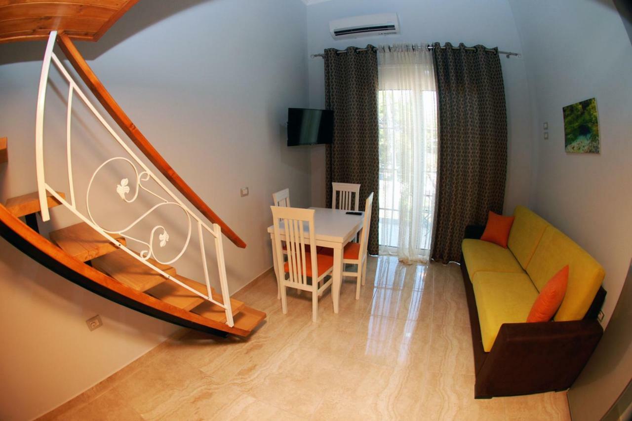 Crown Deluxe Apartments Sarandë 外观 照片